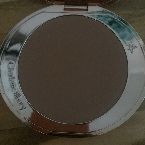 Charlotte Tilbury AIRBRUSH FLAWLESS FINISH
Medium LARGE 16 grams - Picture 3 of 3